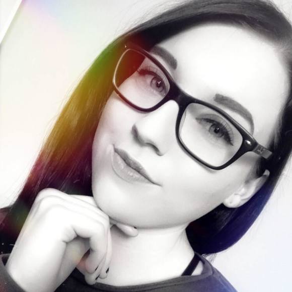 Meet your Posher, Lexy - Picture 1 of 1